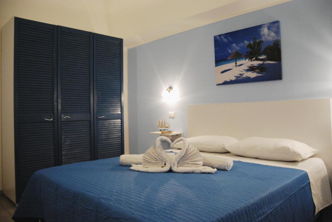 Case Vacanza Da Marco&Mary Giardini Naxos Bagian luar foto